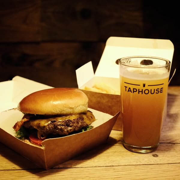 Taphouse  | Nightcrawl.dk | Bronx Burger x Taphouse 🍔🍺

Vi har indgået et samarbejde m...