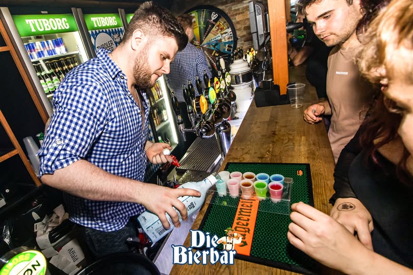 Die Bierbar | Nightcrawl.dk | Så lyder startskuddet til ❄️ JULEN PÅ DIE BIERBAR ❄️ 

Vi st...