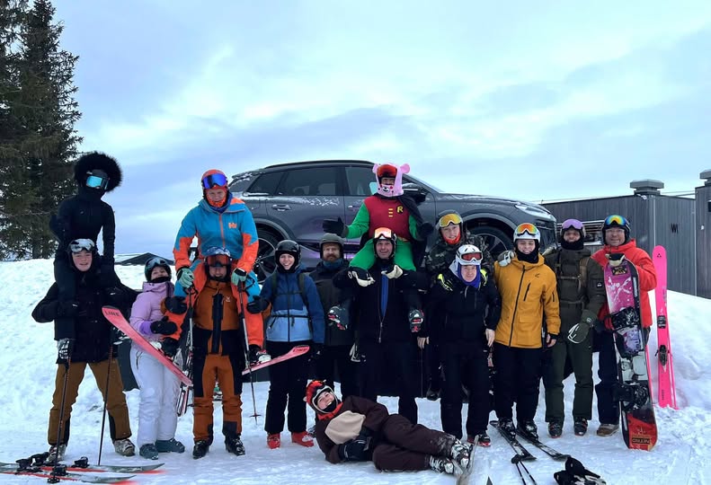 Buddy Holly | Nightcrawl.dk | Personalet har denne uge været på skiferie i Hafjell, og er ...