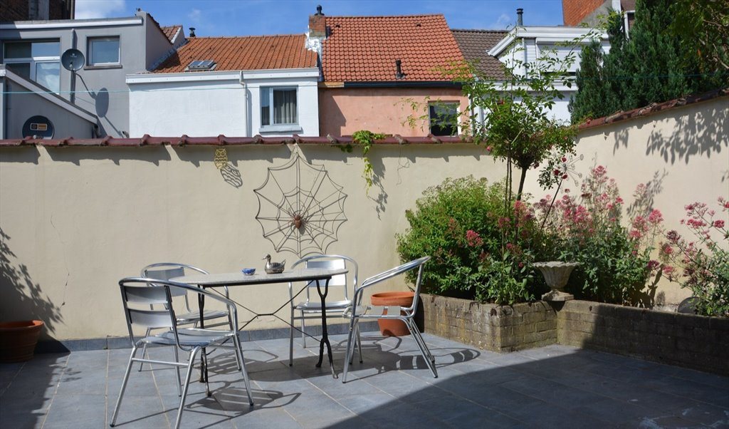 Image of international roommate with respectful and open-minded people in a house of 200 m² 2
