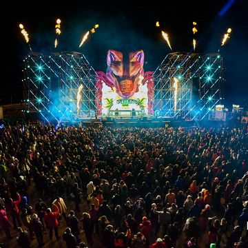 MASSIF 2024: Muzică excelentă, artiști celebri, petreceri memorabile și pârtii perfecte au adunat 43.000 de oameni în Poiana Brașov în weekend-ul trecut