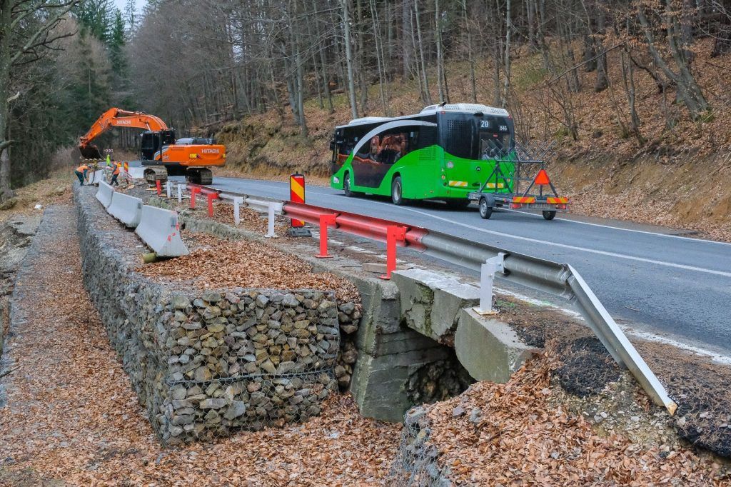 Primăria Brașov începe lucrările de consolidare a drumului DN 1E către Poiana Brașov