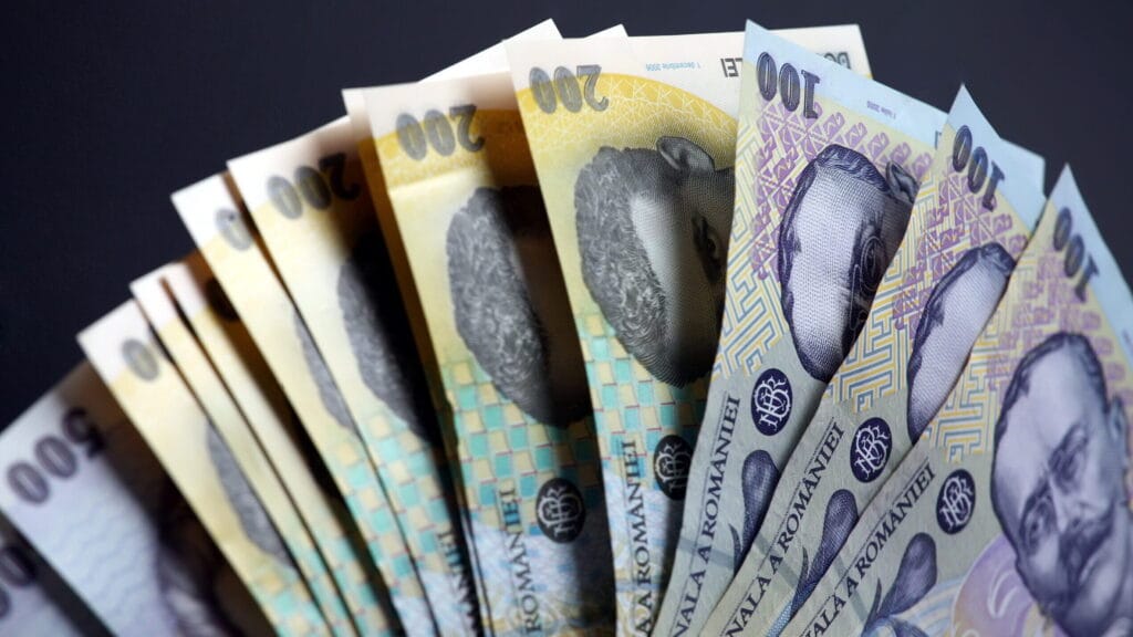 https://www.capital.ro/se-dau-1-500-de-lei-de-persoana-banii-intra-direct-pe-card-cine-sunt-beneficiarii.html/amp