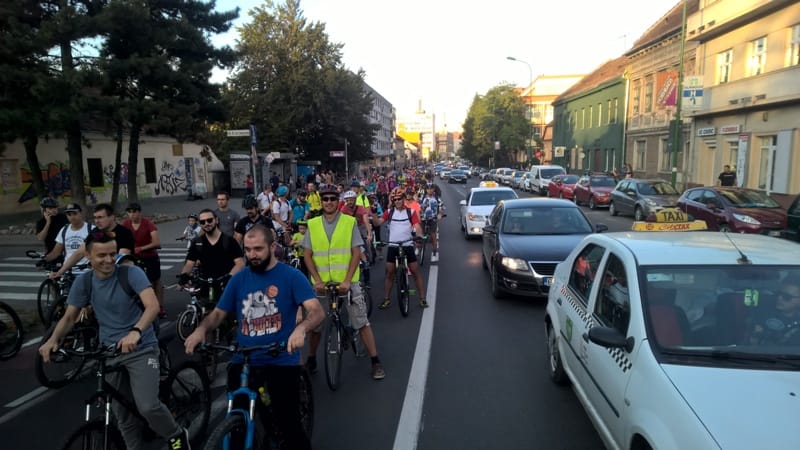 Brașovenii, provocați la mișcare: „Tura în Județ” aduce 40 km de pedalat pentru un transport mai verde