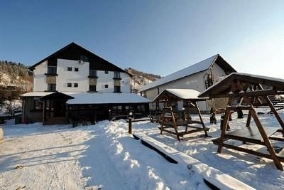 -cele-mai-ieftine-sejururi-de-craciun-si-de-revelion-la-pensiunile-antrec