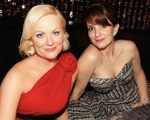 -tina-fey-si-amy-poehler-vor-fi-gazdele-golden-globe-awards