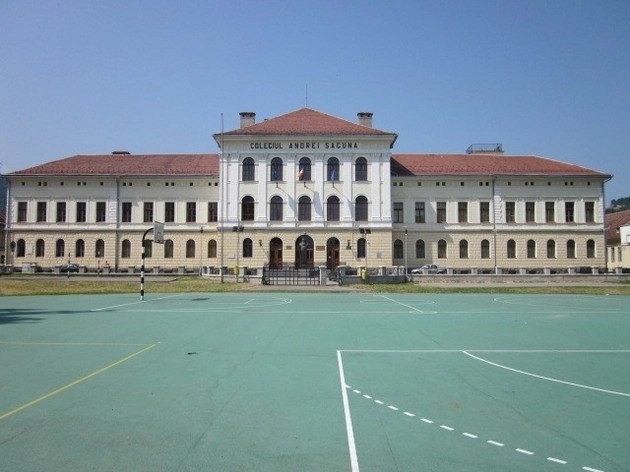 24-de-scoli-au-directori-noi