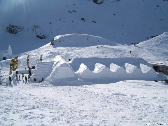 a-inceput-constructia-hotelului-de-gheata-de-la-balea-lac