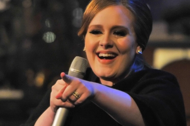 adele-a-nascut-un-baietel