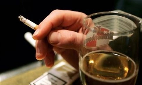 alcoolul-si-tigara-vicii-de-top