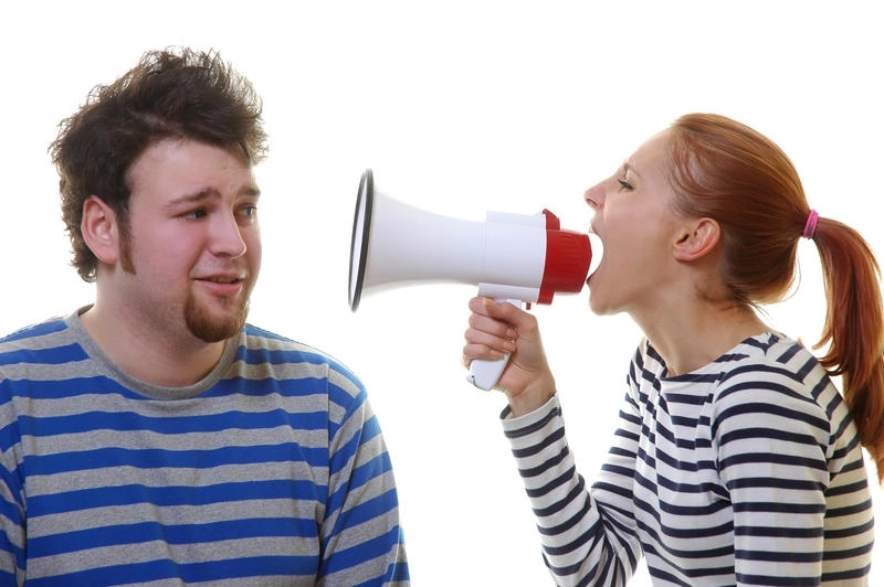 barbatii-vor-un-gen-de-femei-dar-se-casatoresc-cu-altele