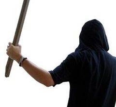 batut-cu-parul-in-mijlocul-strazii