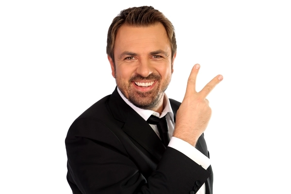 brenciu-vrea-sasi-faca-fata-cantareata