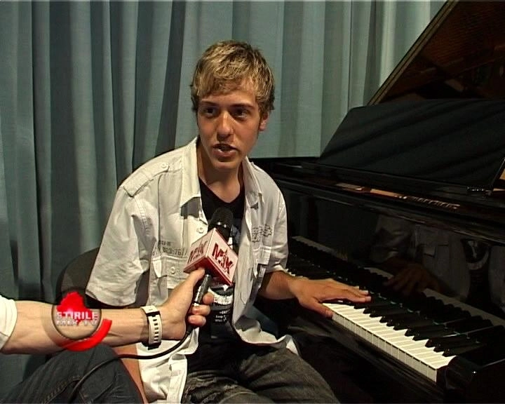 campanie-mix-pentru-andrei-coman-scena-e-viata-lui