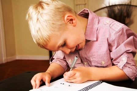 copilul-e-stangaci-nul-corecta