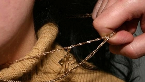 doua-femei-talharite-in-cartierul-astra