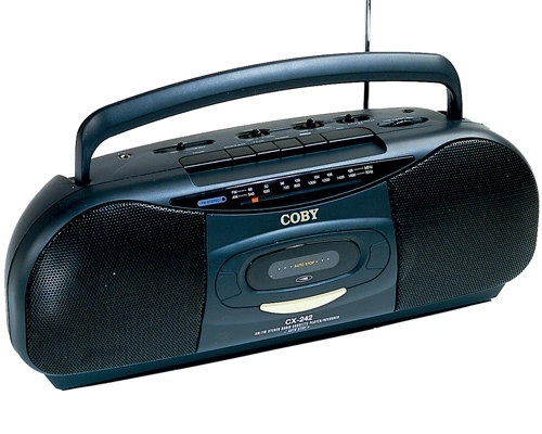 doua-pustoaice-au-furat-un-casetofon