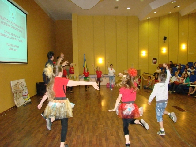 elevii-brasoveni-vor-invata-sa-danseze-romana