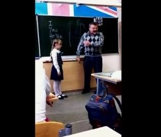 faza-zilei-cum-se-razbuna-o-fetita-pe-profesor-video