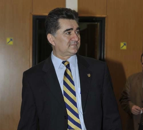 ghise-a-depus-plangere-penala-impotriva-lui-basescu-si-curtii-constitutionale