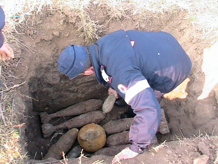 grenade-din-primul-razboi-mondial-descoperite-in-zona-dambu-morii