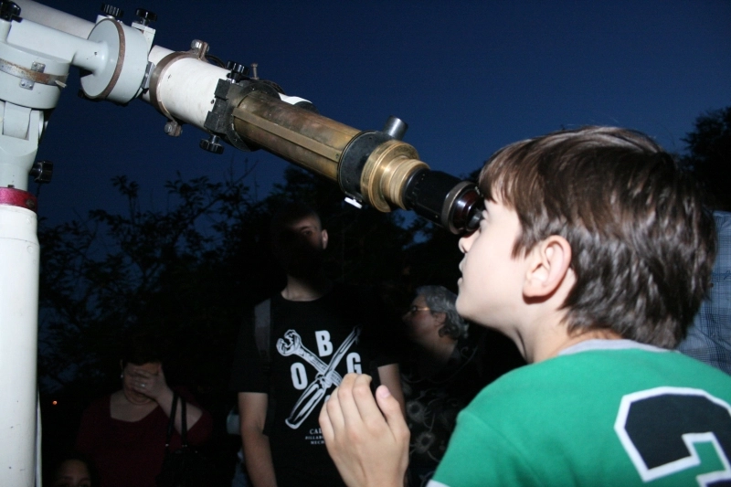 intalnirea-pasionatilor-de-astronomie