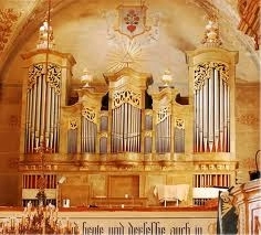 la-cumpana-dintre-ani-