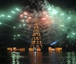 la-rio-a-fost-aprins-cel-mai-inalt-brad-plutitor