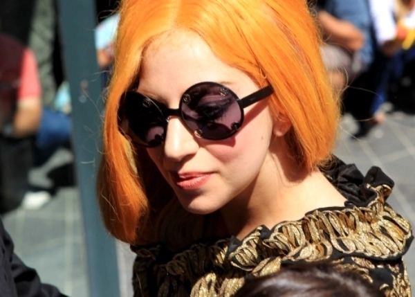 lady-gaga-ne-promoveaza-pe-youtube