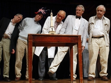 laureatii-premiilor-nobel-de-ras-editia-2012