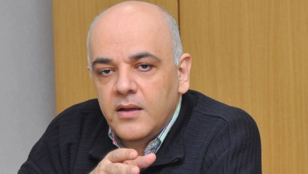 mii-de-romani-il-vor-in-continuare-pe-arafat-la-ministerul-sanatatii