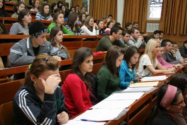 nereguli-la-facultatile-din-brasov-privind-taxele-de-inscriere-si-de-examen