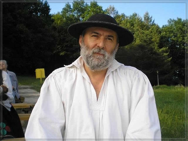 omagiu-adus-profesorului-sorin-ioan-apan