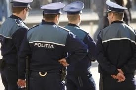 politistii-primesc-bani-pentru-uniforme-