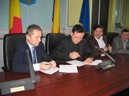 sa-semnat-contractul-pentru-pista-aeroportului-de-la-brasov