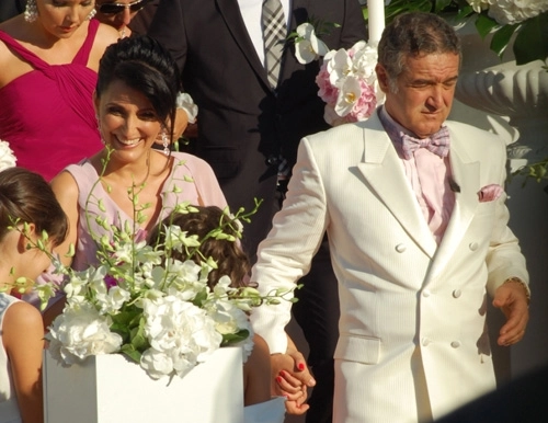 sotia-lui-becali-este-verisoara-cu-el-