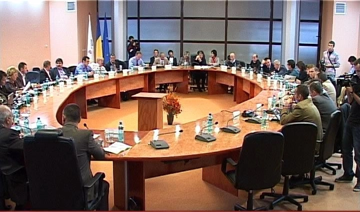 tetkron-sub-lupa-consilierilor