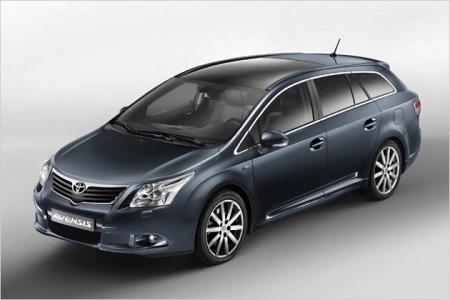 toyota-avensis-2012-un-facelift-reusit
