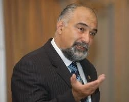 varujan-i-se-alatura-lui-ghise