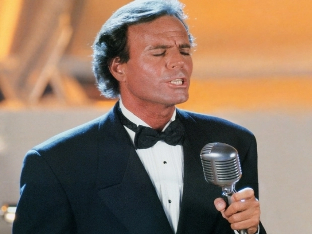 -julio-iglesias-va-concerta-la-sala-palatului