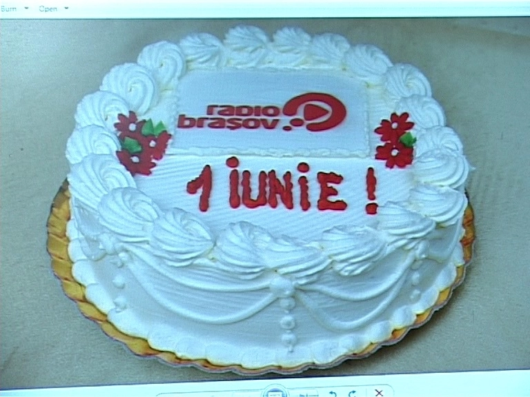 -radio-brasov-copilareste-ascultane-pe87-cu-8fm-si-vei-castiga-premii-frumoase