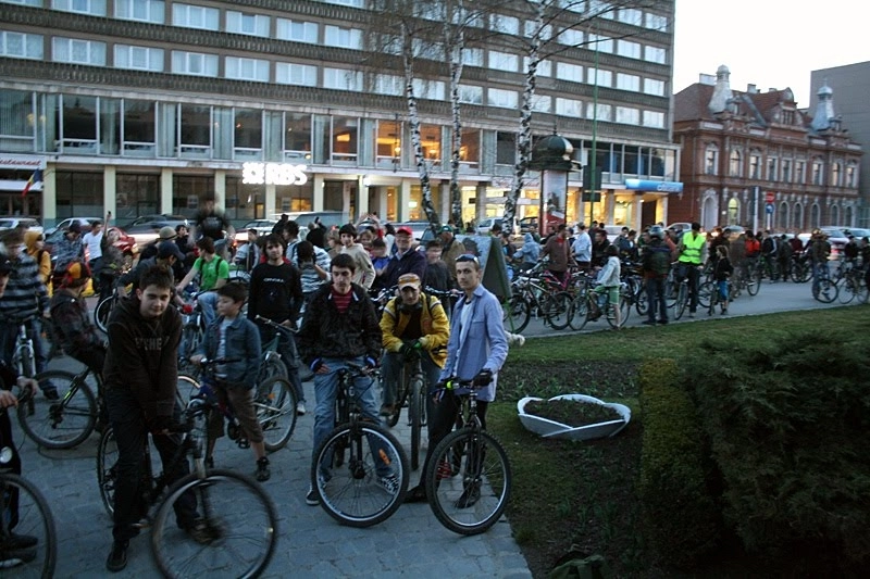 29-martie-prima-masa-critica-din-2013