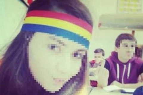 a-fost-amenintata-cu-moartea-pentru-ca-a-purtat-tricolorul