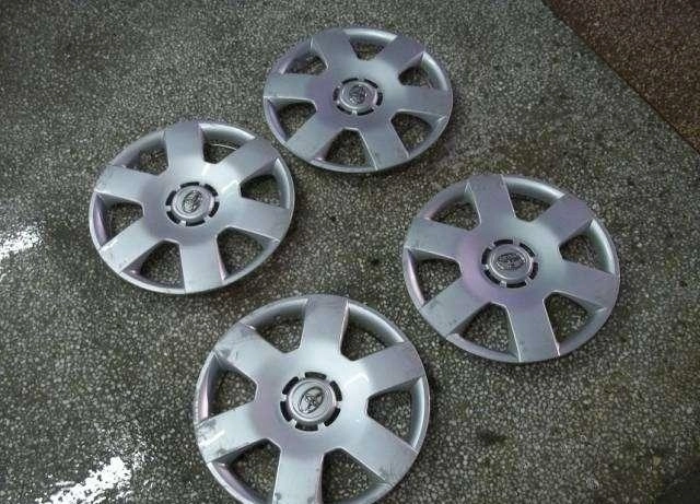 a-furat-patru-capace-de-roti-