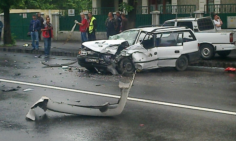 ultima-ora-accident-rutier-cu-3-victime-pe-strada-aurel-vlaicu-galerie-foto