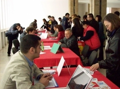 aglomeratie-la-bursa-locurilor-de-munca