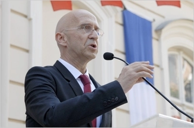 ambasadorul-frantei-a-inaugurat-la-brasov-centrul-universitar-de-reusita-universitara
