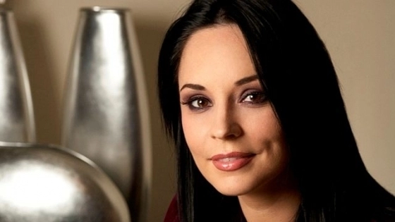 andreea-marin-a-zburat-cu-parasuta