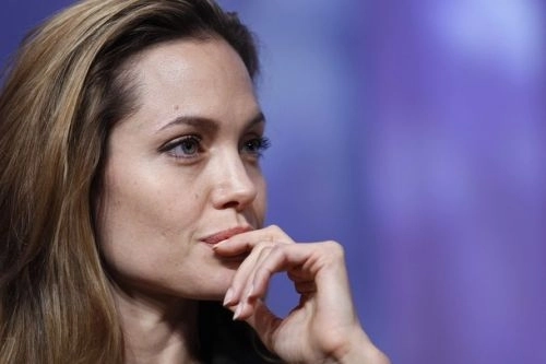 angelina-jolie-a-lesinat-pe-platourile-de-filmare-ale-peliculei-unbroken
