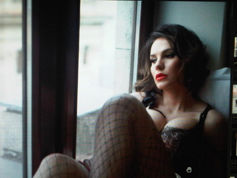 anna-lesko-provoaca-fanii-cu-poze-sexy